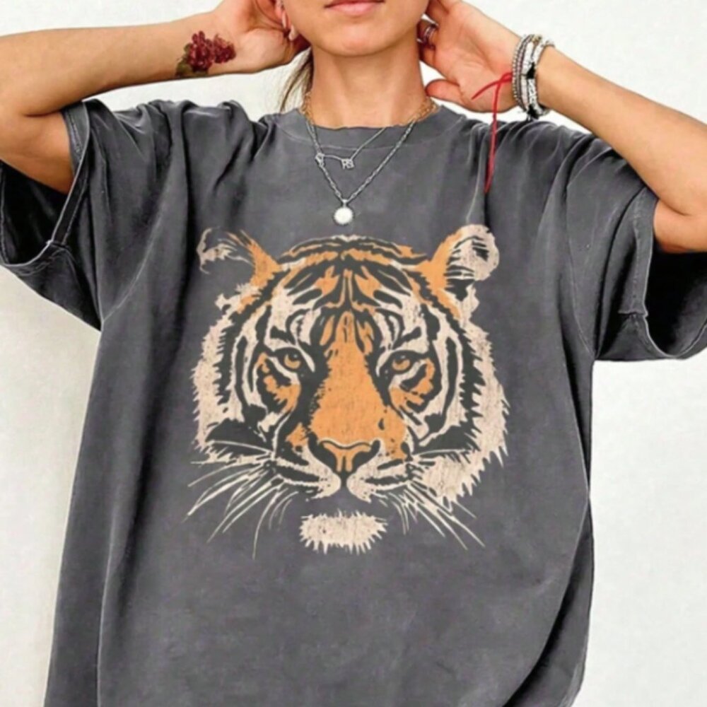 BOUTIQUE OVERSIZED TIGER TEE